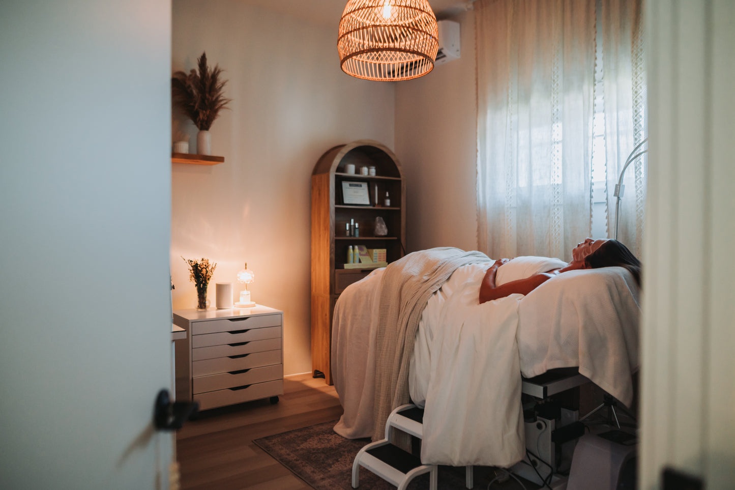 Traitement facial — DELUXE + MANUCURE