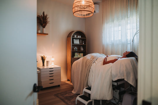 Traitement facial — DELUXE + MANUCURE